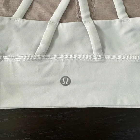 Size 8 White Lululemon Energy Longline Bra Medium Support - Picture 6 of 6